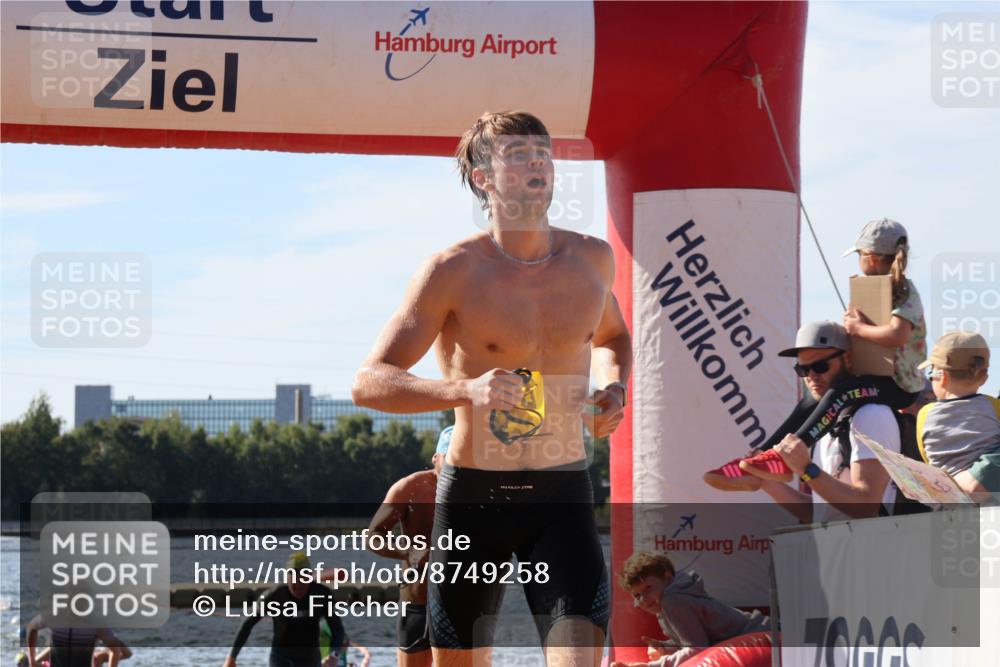 07.09.2025 - 19. Norderstedt Triathlon Luisa Fischer http://msf.ph/oto/8749258 07.09.2025 10:56:18 Schwimmen 229, 760, 1206, 1308, 1314 meine-sportfotos.de