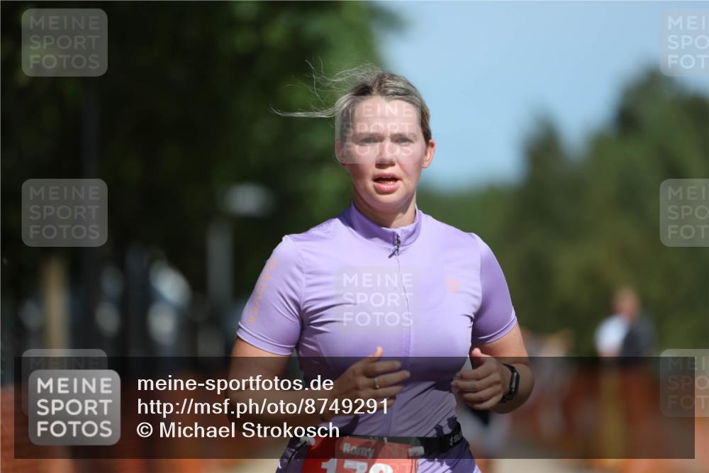 07.09.2025 - 19. Norderstedt Triathlon Michael Strokosch http://msf.ph/oto/8749291 07.09.2025 12:41:21 Laufen 176, 213, 767, 1296 meine-sportfotos.de