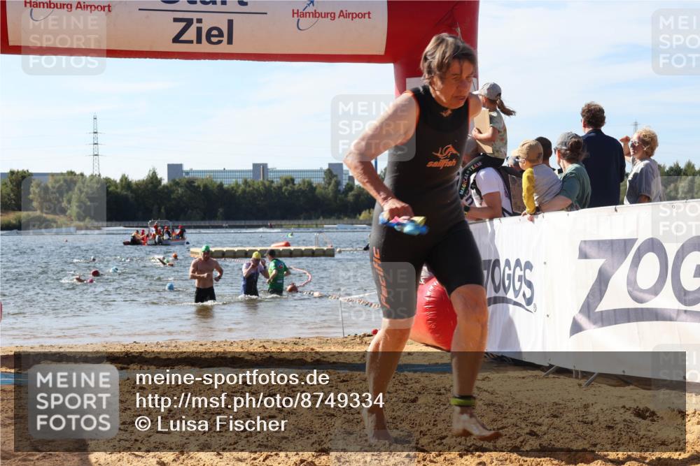 07.09.2025 - 19. Norderstedt Triathlon Luisa Fischer http://msf.ph/oto/8749334 07.09.2025 10:56:39 Schwimmen 1195, 1229 meine-sportfotos.de