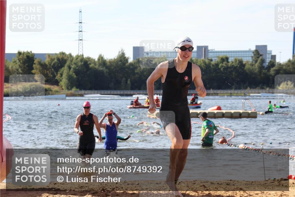 07.09.2025 - 19. Norderstedt Triathlon Luisa Fischer http://msf.ph/oto/8749392 07.09.2025 10:56:59 Schwimmen 296, 1152, 1279, 1394, 1395 meine-sportfotos.de