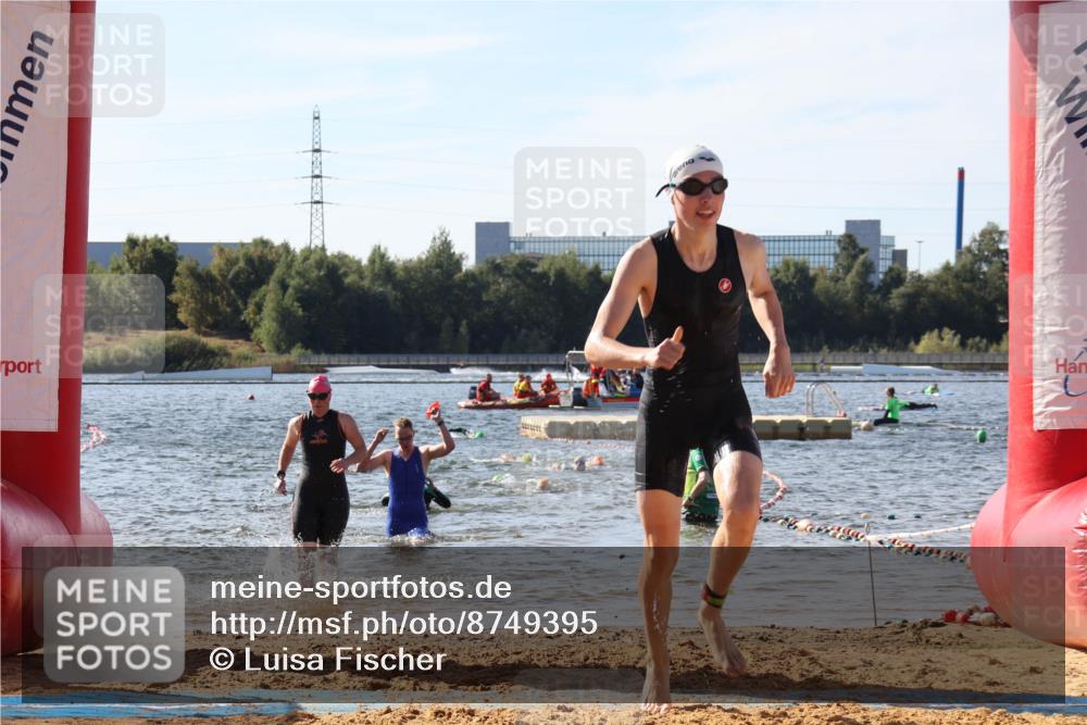 07.09.2025 - 19. Norderstedt Triathlon Luisa Fischer http://msf.ph/oto/8749395 07.09.2025 10:57:00 Schwimmen 296, 1152, 1279, 1394, 1395 meine-sportfotos.de