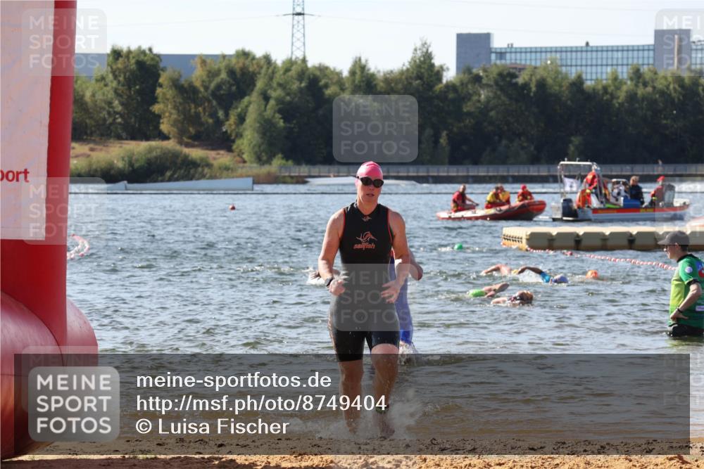 07.09.2025 - 19. Norderstedt Triathlon Luisa Fischer http://msf.ph/oto/8749404 07.09.2025 10:57:01 Schwimmen 296, 1152, 1279, 1394 meine-sportfotos.de