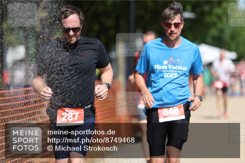 07.09.2025 - 19. Norderstedt Triathlon Michael Strokosch http://msf.ph/oto/8749468 07.09.2025 12:41:39 Laufen 164, 287, 823, 846, 1350 meine-sportfotos.de