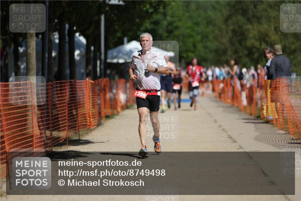 07.09.2025 - 19. Norderstedt Triathlon Michael Strokosch http://msf.ph/oto/8749498 07.09.2025 12:41:44 Laufen 823, 846, 1309 meine-sportfotos.de