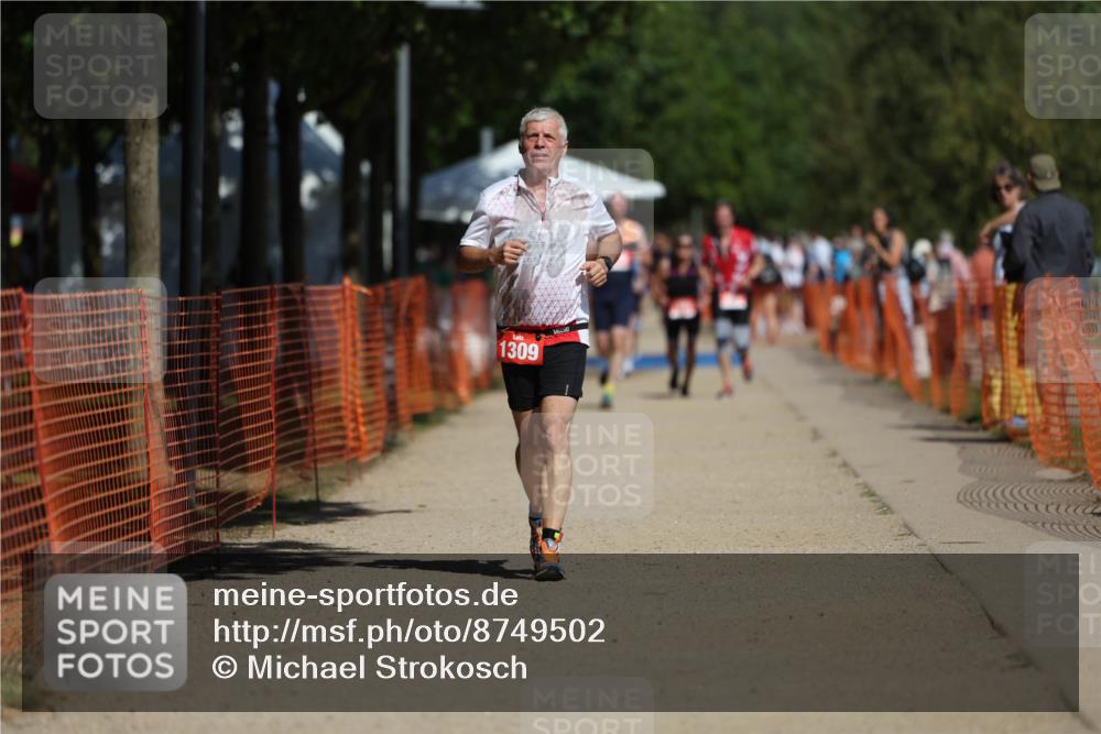 07.09.2025 - 19. Norderstedt Triathlon Michael Strokosch http://msf.ph/oto/8749502 07.09.2025 12:41:44 Laufen 823, 846, 1309 meine-sportfotos.de