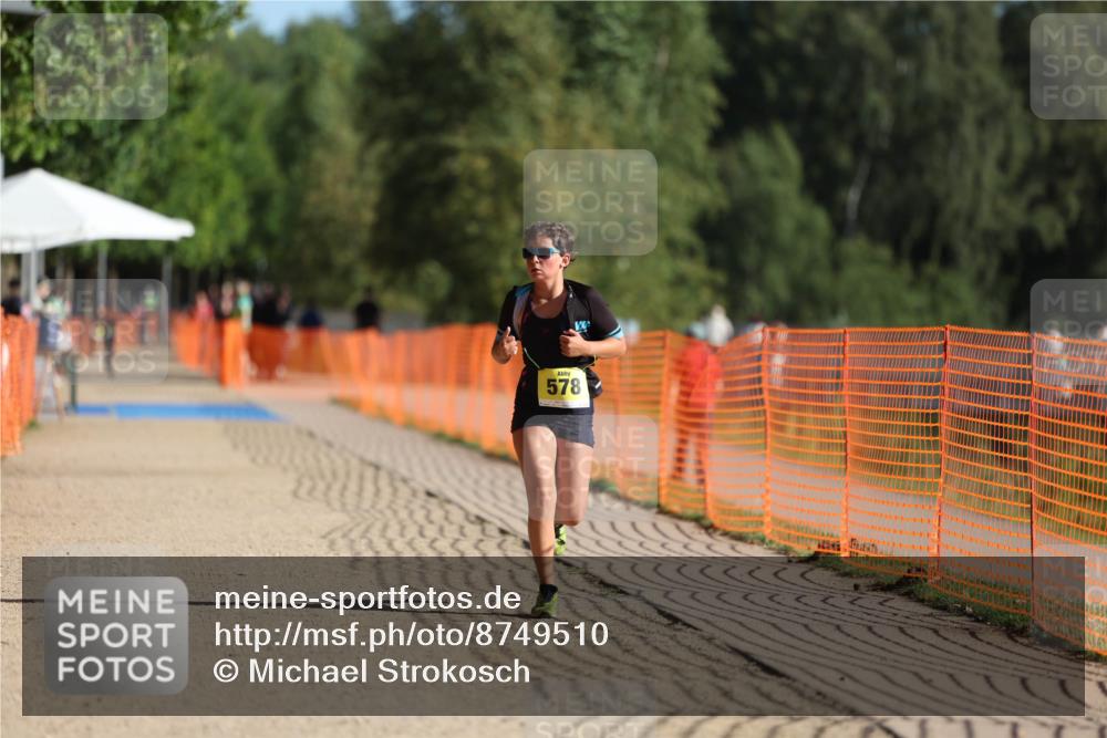 07.09.2025 - 19. Norderstedt Triathlon Michael Strokosch http://msf.ph/oto/8749510 07.09.2025 09:49:11 Laufen 578, 581 meine-sportfotos.de