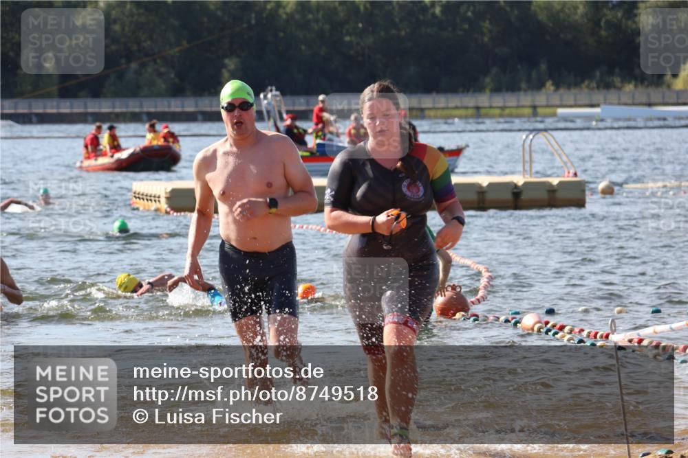07.09.2025 - 19. Norderstedt Triathlon Luisa Fischer http://msf.ph/oto/8749518 07.09.2025 10:57:19 Schwimmen 1161, 1218, 1228, 1253 meine-sportfotos.de