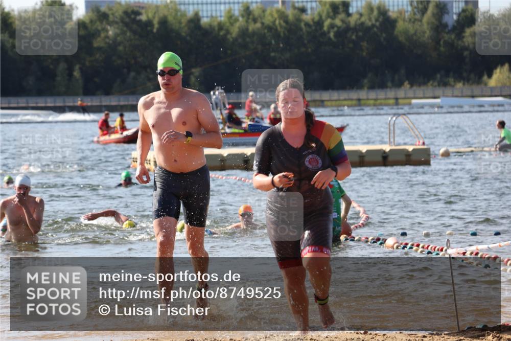 07.09.2025 - 19. Norderstedt Triathlon Luisa Fischer http://msf.ph/oto/8749525 07.09.2025 10:57:20 Schwimmen 1161, 1218, 1228, 1253 meine-sportfotos.de
