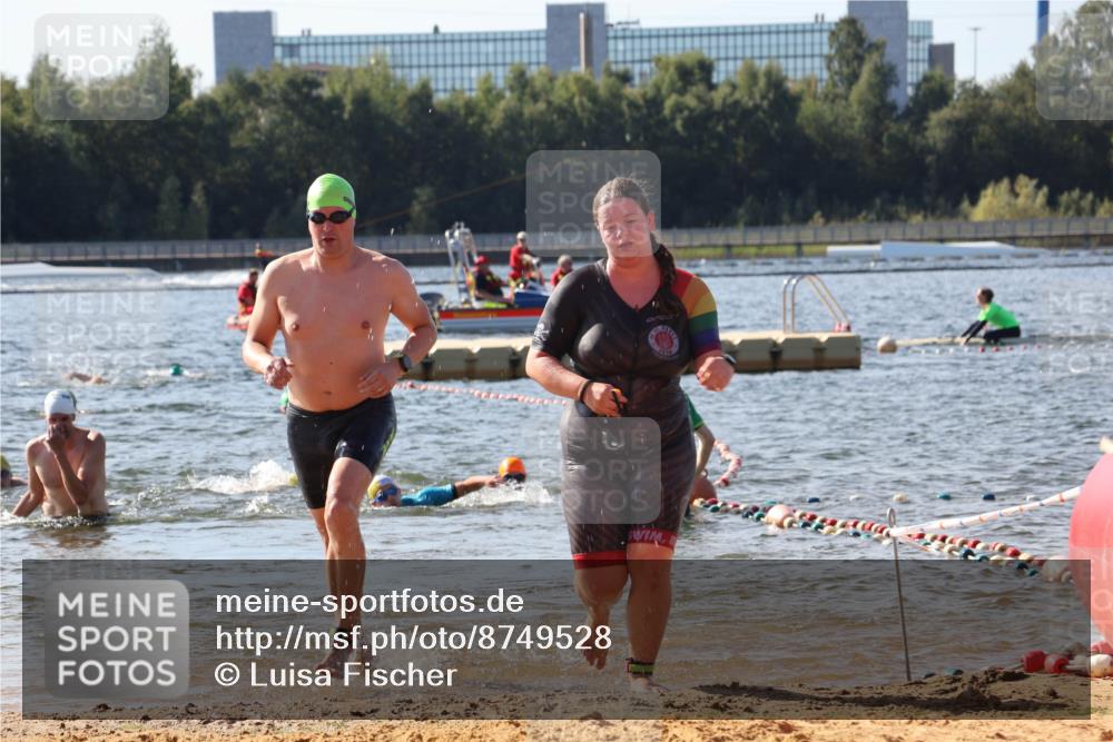 07.09.2025 - 19. Norderstedt Triathlon Luisa Fischer http://msf.ph/oto/8749528 07.09.2025 10:57:20 Schwimmen 1161, 1218, 1228, 1253 meine-sportfotos.de