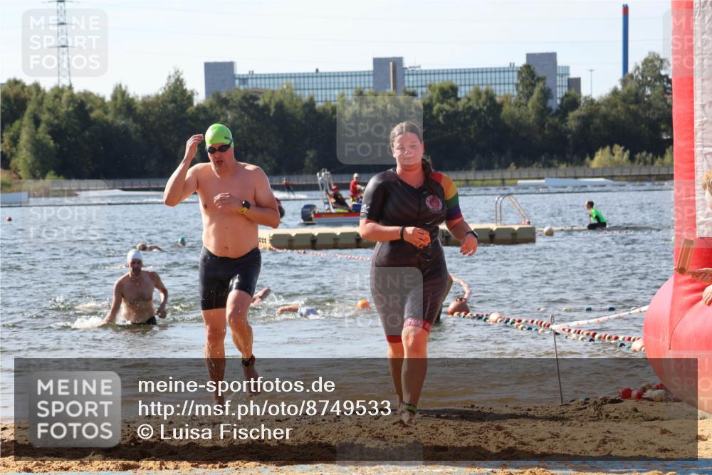07.09.2025 - 19. Norderstedt Triathlon Luisa Fischer http://msf.ph/oto/8749533 07.09.2025 10:57:21 Schwimmen 1161, 1218, 1228, 1253 meine-sportfotos.de