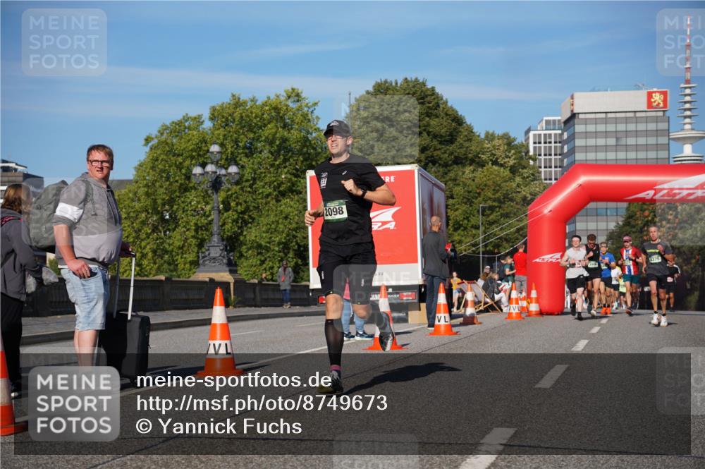 07.09.2025 - BARMER Alsterlauf Yannick Fuchs http://msf.ph/oto/8749673 07.09.2025 09:34:24 Laufen 2098, 763903, 8375 meine-sportfotos.de