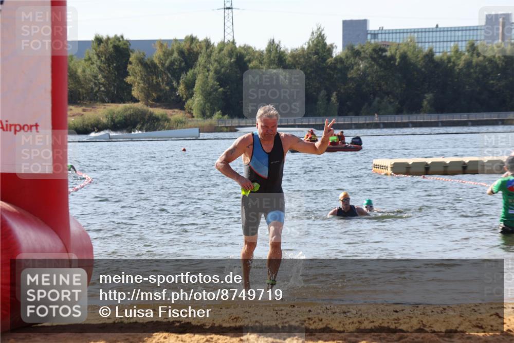 07.09.2025 - 19. Norderstedt Triathlon Luisa Fischer http://msf.ph/oto/8749719 07.09.2025 10:58:09 Schwimmen 152, 710 meine-sportfotos.de