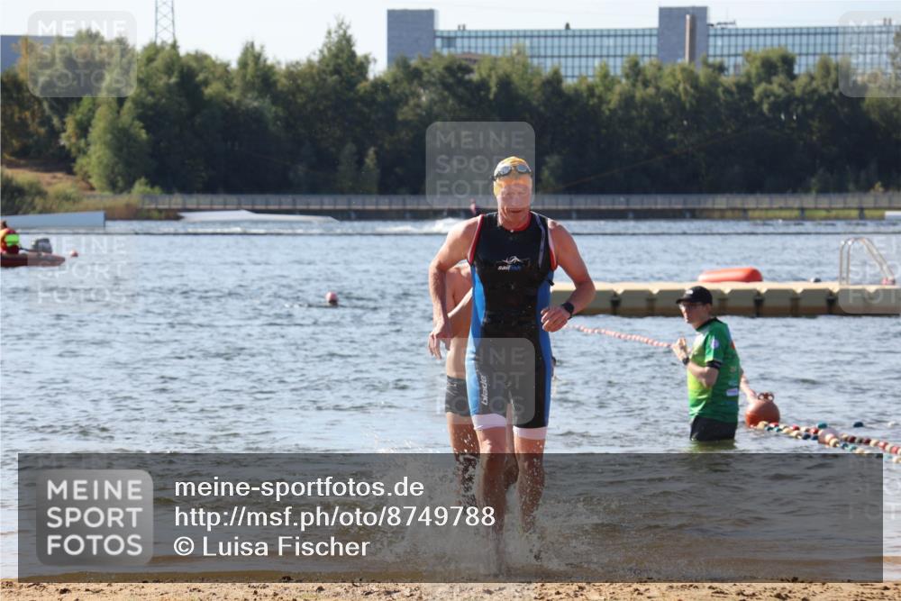 07.09.2025 - 19. Norderstedt Triathlon Luisa Fischer http://msf.ph/oto/8749788 07.09.2025 10:58:25 Schwimmen 152, 704, 1274 meine-sportfotos.de