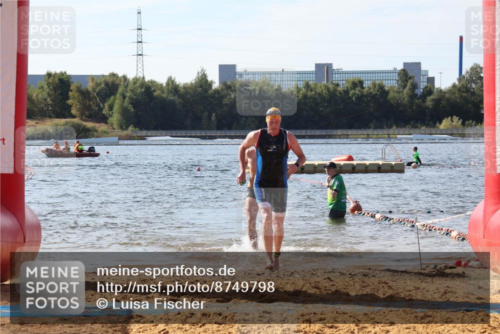 07.09.2025 - 19. Norderstedt Triathlon Luisa Fischer http://msf.ph/oto/8749798 07.09.2025 10:58:25 Schwimmen 152, 704, 1274 meine-sportfotos.de
