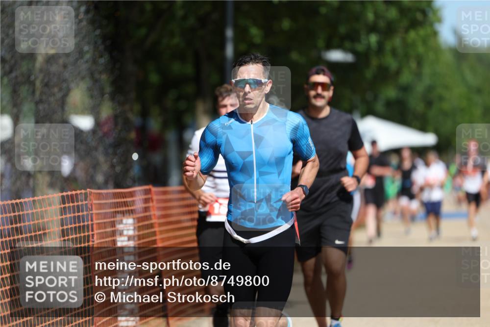 07.09.2025 - 19. Norderstedt Triathlon Michael Strokosch http://msf.ph/oto/8749800 07.09.2025 12:42:12 Laufen 168, 189, 215, 717, 741, 793, 1249, 1300 meine-sportfotos.de