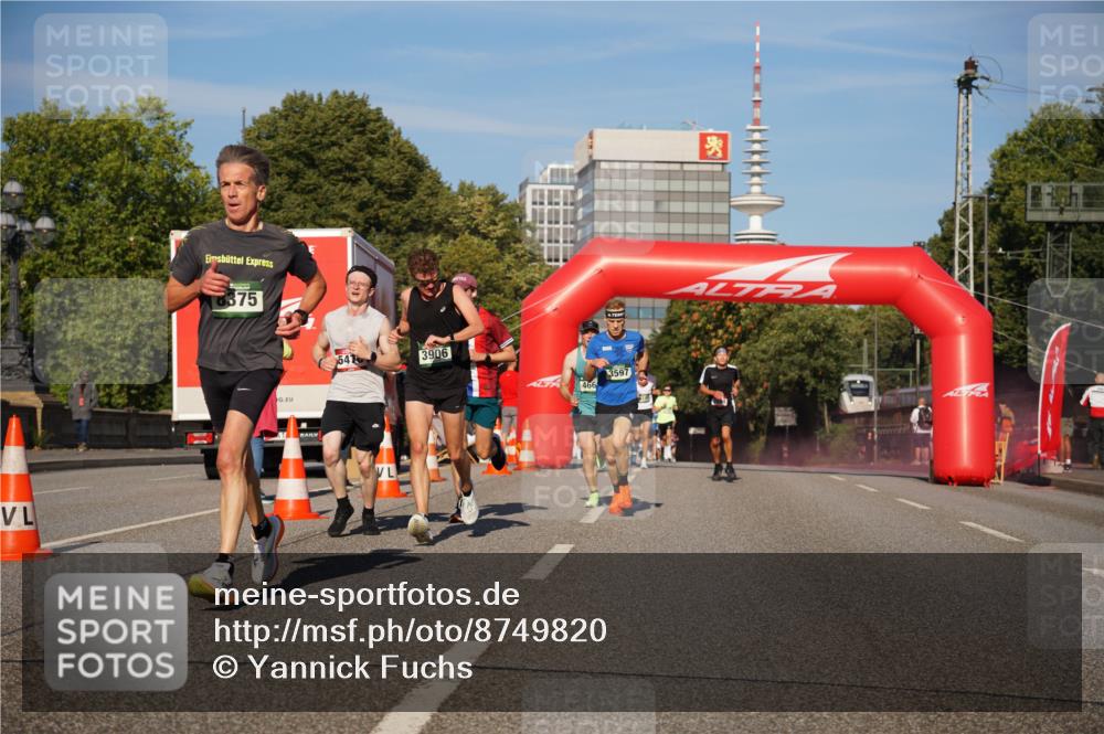 07.09.2025 - BARMER Alsterlauf Yannick Fuchs http://msf.ph/oto/8749820 07.09.2025 09:34:29 Laufen 8375, 541, 3906, 466, 3597 meine-sportfotos.de