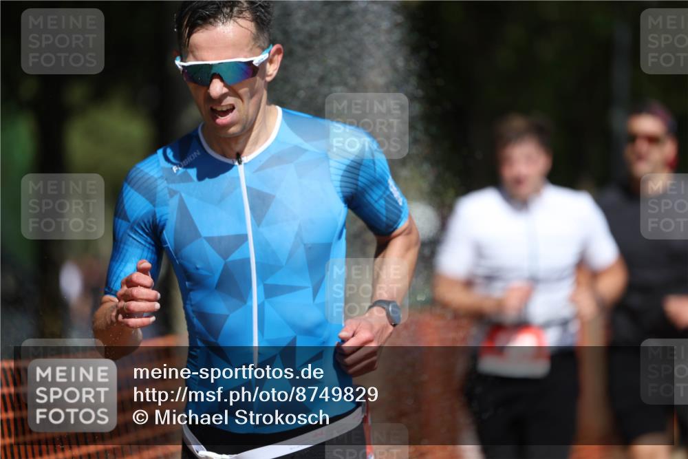 07.09.2025 - 19. Norderstedt Triathlon Michael Strokosch http://msf.ph/oto/8749829 07.09.2025 12:42:13 Laufen 168, 189, 215, 717, 793, 1249, 1300 meine-sportfotos.de
