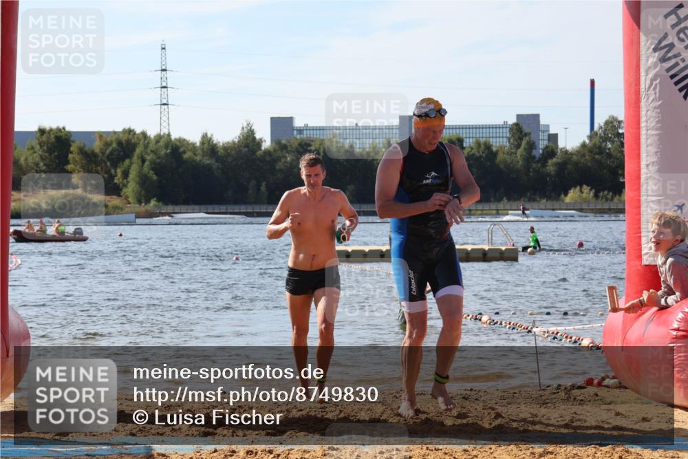 07.09.2025 - 19. Norderstedt Triathlon Luisa Fischer http://msf.ph/oto/8749830 07.09.2025 10:58:28 Schwimmen 704, 1274 meine-sportfotos.de