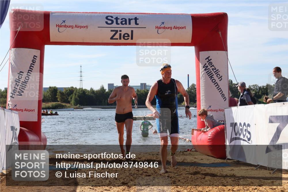 07.09.2025 - 19. Norderstedt Triathlon Luisa Fischer http://msf.ph/oto/8749846 07.09.2025 10:58:29 Schwimmen 704, 1274 meine-sportfotos.de
