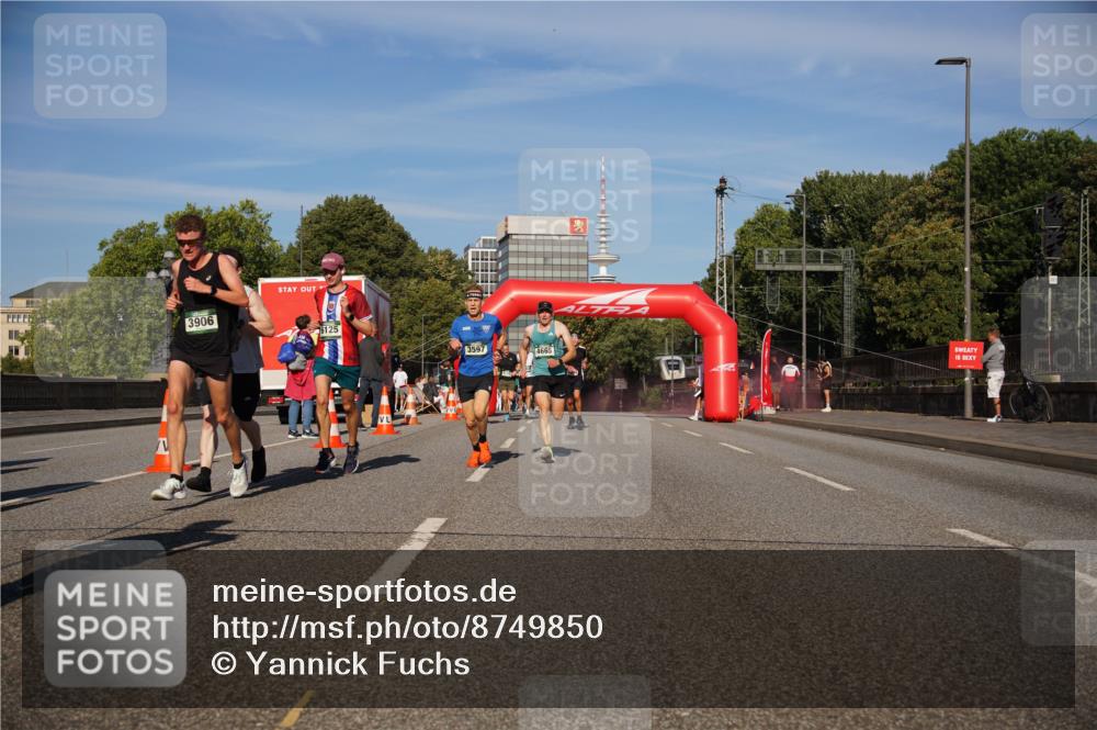 07.09.2025 - BARMER Alsterlauf Yannick Fuchs http://msf.ph/oto/8749850 07.09.2025 09:34:30 Laufen 3906, 6125, 3597, 4665 meine-sportfotos.de