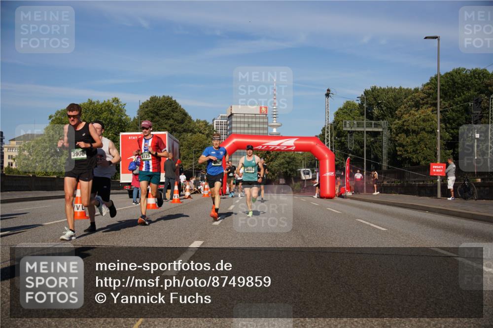 07.09.2025 - BARMER Alsterlauf Yannick Fuchs http://msf.ph/oto/8749859 07.09.2025 09:34:30 Laufen 3906, 76, 6125, 4665 meine-sportfotos.de