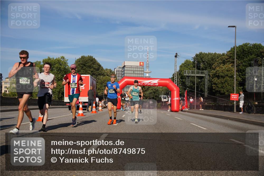 07.09.2025 - BARMER Alsterlauf Yannick Fuchs http://msf.ph/oto/8749875 07.09.2025 09:34:31 Laufen 3906, 5476, 6125, 3597, 4665 meine-sportfotos.de