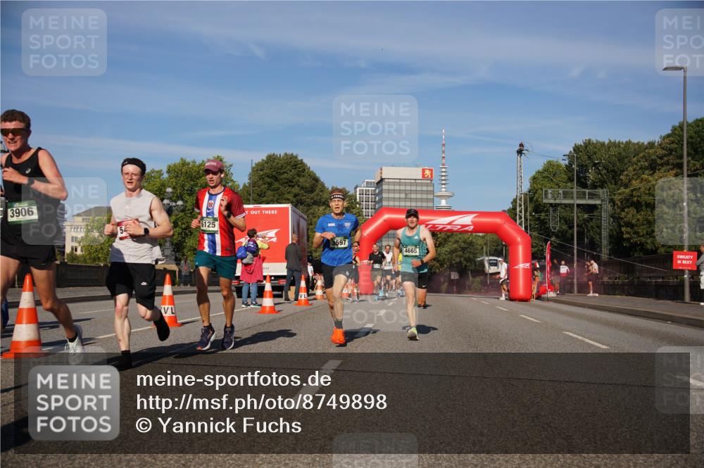 07.09.2025 - BARMER Alsterlauf Yannick Fuchs http://msf.ph/oto/8749898 07.09.2025 09:34:31 Laufen 3906, 54, 6125, 3597, 4665 meine-sportfotos.de