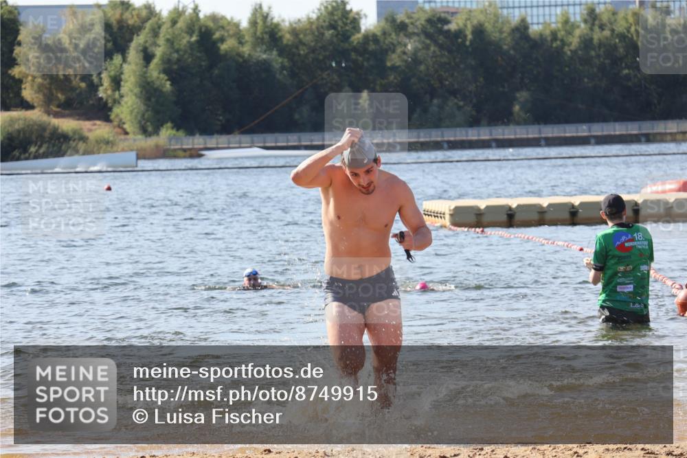 07.09.2025 - 19. Norderstedt Triathlon Luisa Fischer http://msf.ph/oto/8749915 07.09.2025 10:59:58 Schwimmen 228, 1210 meine-sportfotos.de