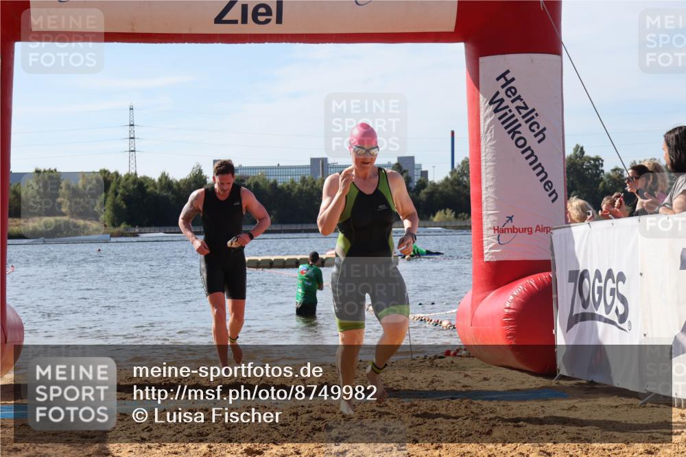 07.09.2025 - 19. Norderstedt Triathlon Luisa Fischer http://msf.ph/oto/8749982 07.09.2025 11:00:23 Schwimmen 784, 1225 meine-sportfotos.de