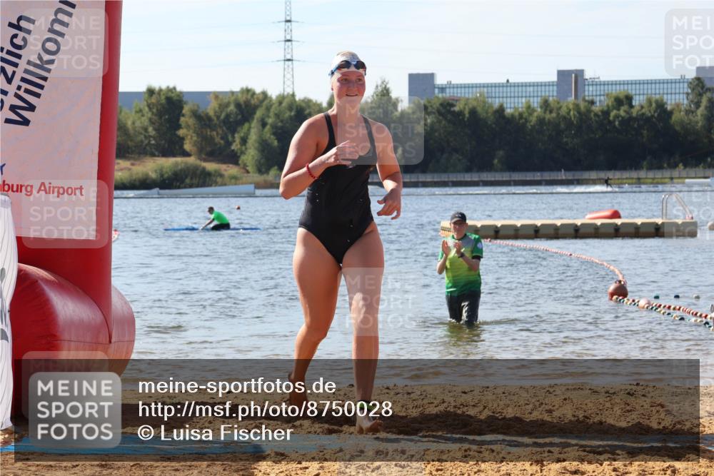 07.09.2025 - 19. Norderstedt Triathlon Luisa Fischer http://msf.ph/oto/8750028 07.09.2025 11:02:22 Schwimmen 714 meine-sportfotos.de