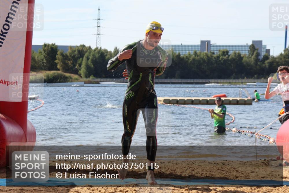 07.09.2025 - 19. Norderstedt Triathlon Luisa Fischer http://msf.ph/oto/8750115 07.09.2025 11:13:39 Schwimmen 1383 meine-sportfotos.de