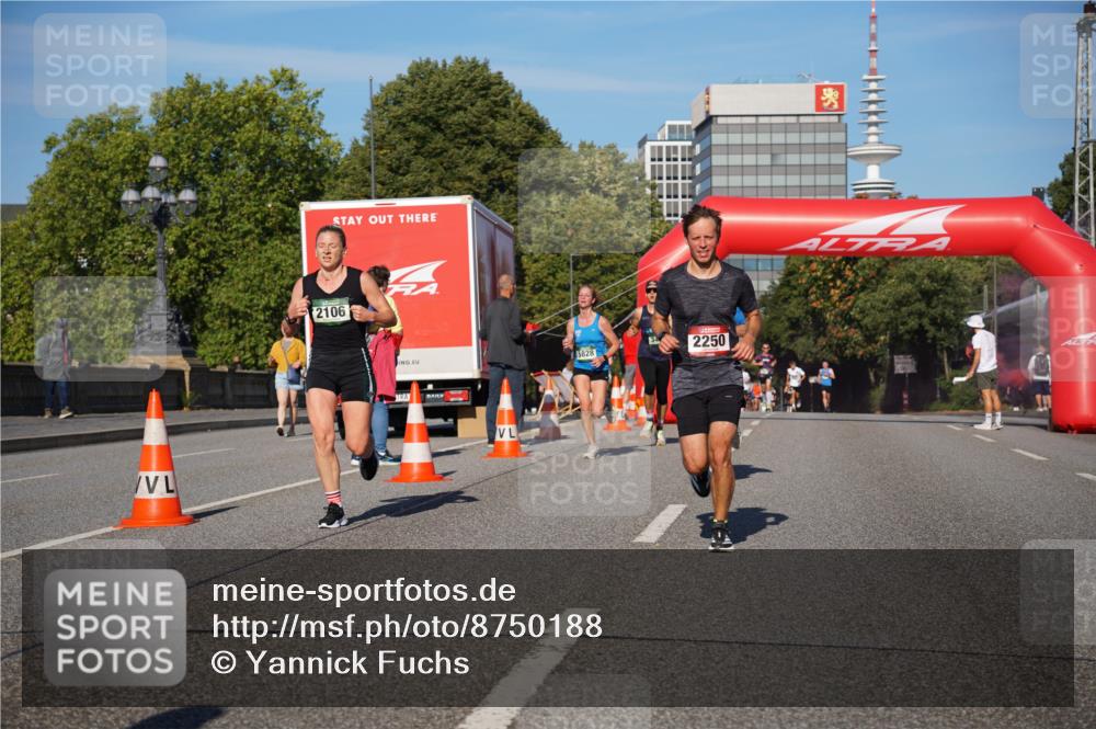07.09.2025 - BARMER Alsterlauf Yannick Fuchs http://msf.ph/oto/8750188 07.09.2025 09:34:42 Laufen 2106, 2250, 5828 meine-sportfotos.de