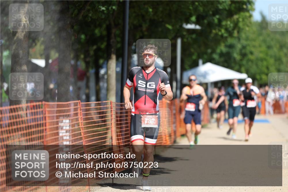07.09.2025 - 19. Norderstedt Triathlon Michael Strokosch http://msf.ph/oto/8750223 07.09.2025 12:43:07 Laufen 732, 1294, 1351 meine-sportfotos.de