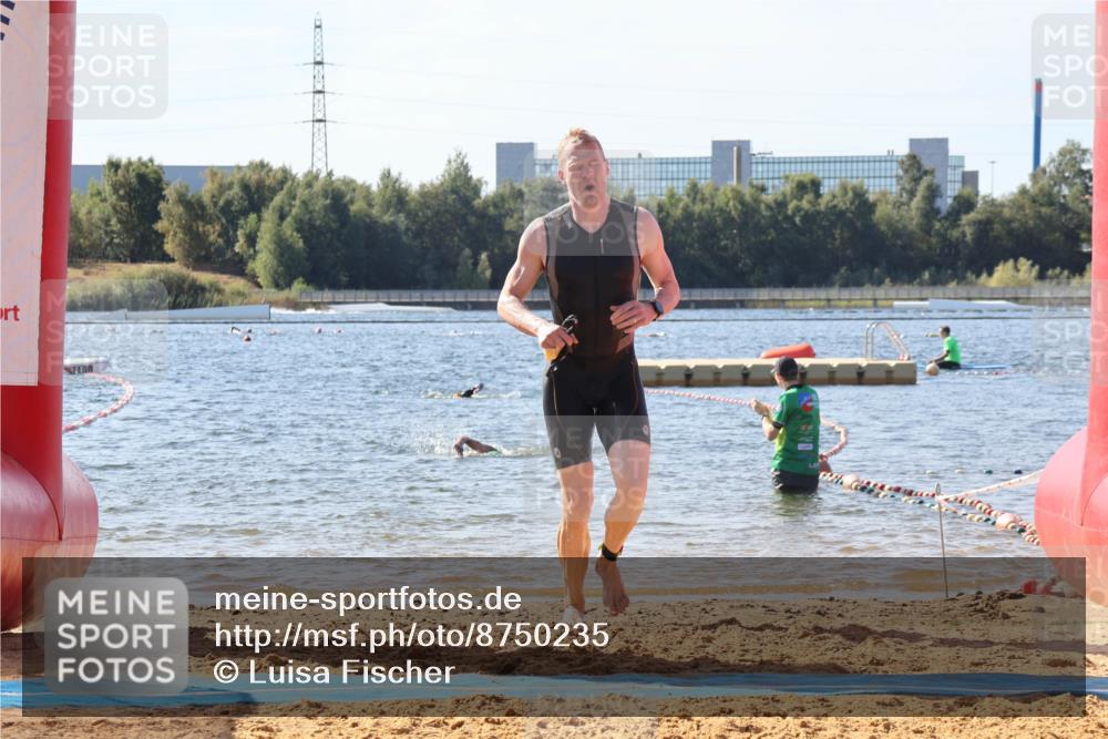 07.09.2025 - 19. Norderstedt Triathlon Luisa Fischer http://msf.ph/oto/8750235 07.09.2025 11:14:28 Schwimmen 154, 746 meine-sportfotos.de