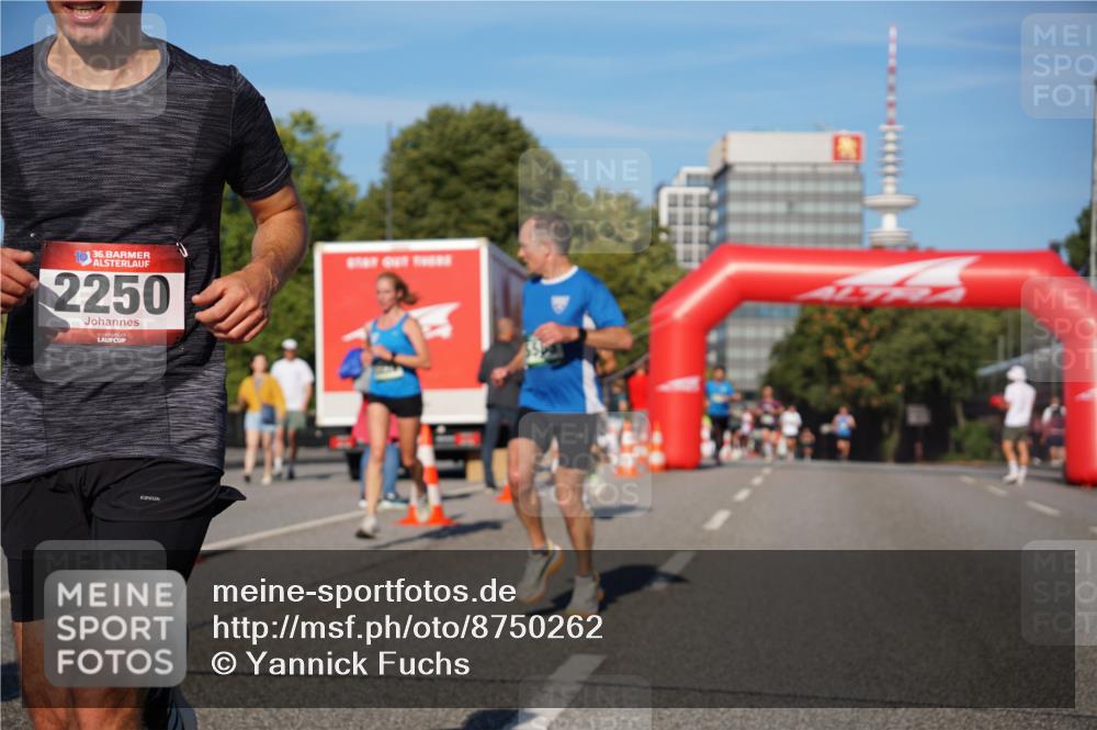 07.09.2025 - BARMER Alsterlauf Yannick Fuchs http://msf.ph/oto/8750262 07.09.2025 09:34:44 Laufen 36, 2250 meine-sportfotos.de