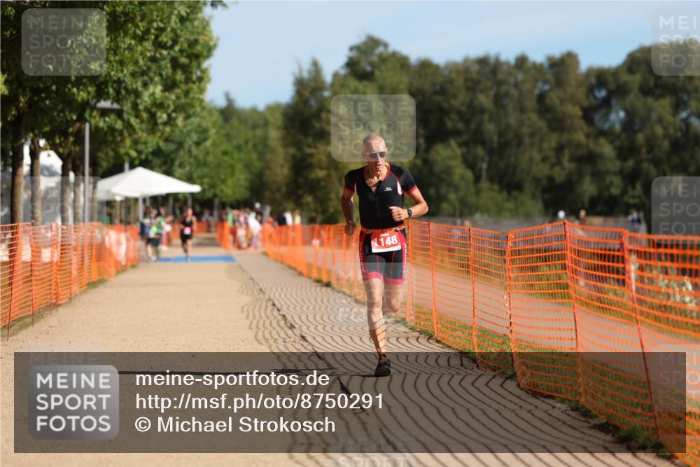 07.09.2025 - 19. Norderstedt Triathlon Michael Strokosch http://msf.ph/oto/8750291 07.09.2025 10:29:42 Laufen 1148 meine-sportfotos.de