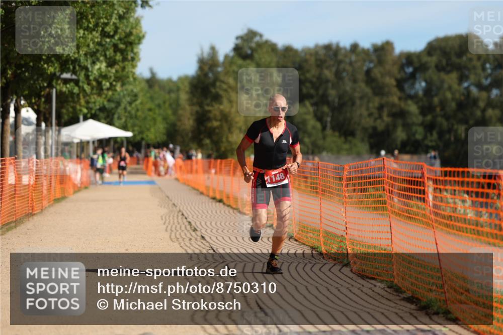 07.09.2025 - 19. Norderstedt Triathlon Michael Strokosch http://msf.ph/oto/8750310 07.09.2025 10:29:43 Laufen 1148 meine-sportfotos.de