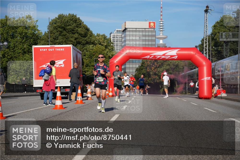 07.09.2025 - BARMER Alsterlauf Yannick Fuchs http://msf.ph/oto/8750441 07.09.2025 09:34:53 Laufen 4687, 5763 meine-sportfotos.de