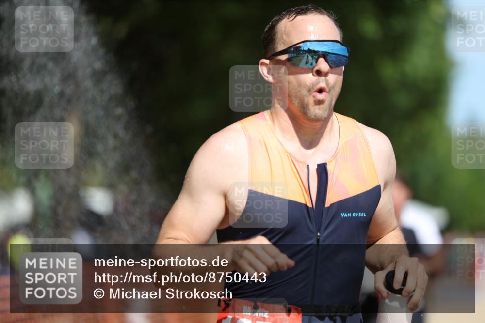 07.09.2025 - 19. Norderstedt Triathlon Michael Strokosch http://msf.ph/oto/8750443 07.09.2025 12:43:17 Laufen 818, 1294, 1351, 1379 meine-sportfotos.de