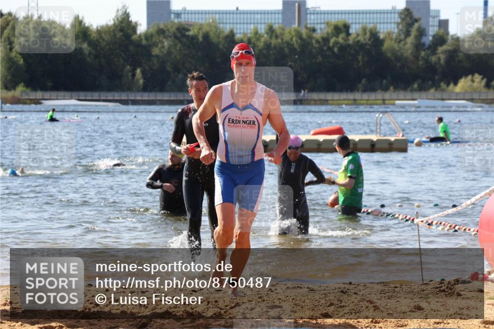 07.09.2025 - 19. Norderstedt Triathlon Luisa Fischer http://msf.ph/oto/8750487 07.09.2025 11:15:54 Schwimmen 237, 1348, 1363 meine-sportfotos.de