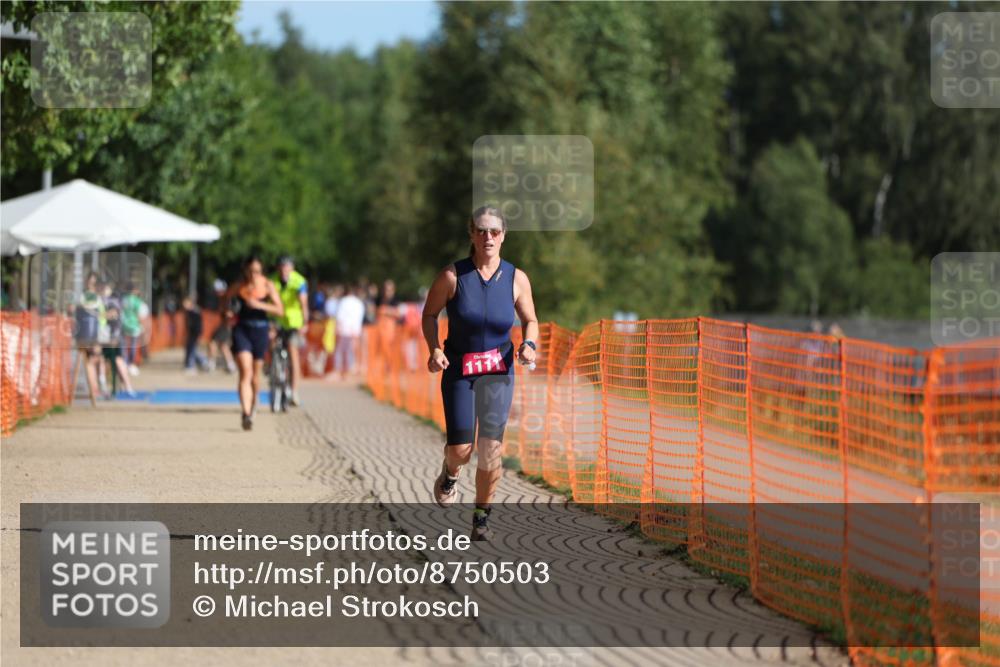 07.09.2025 - 19. Norderstedt Triathlon Michael Strokosch http://msf.ph/oto/8750503 07.09.2025 10:30:14 Laufen 1111 meine-sportfotos.de