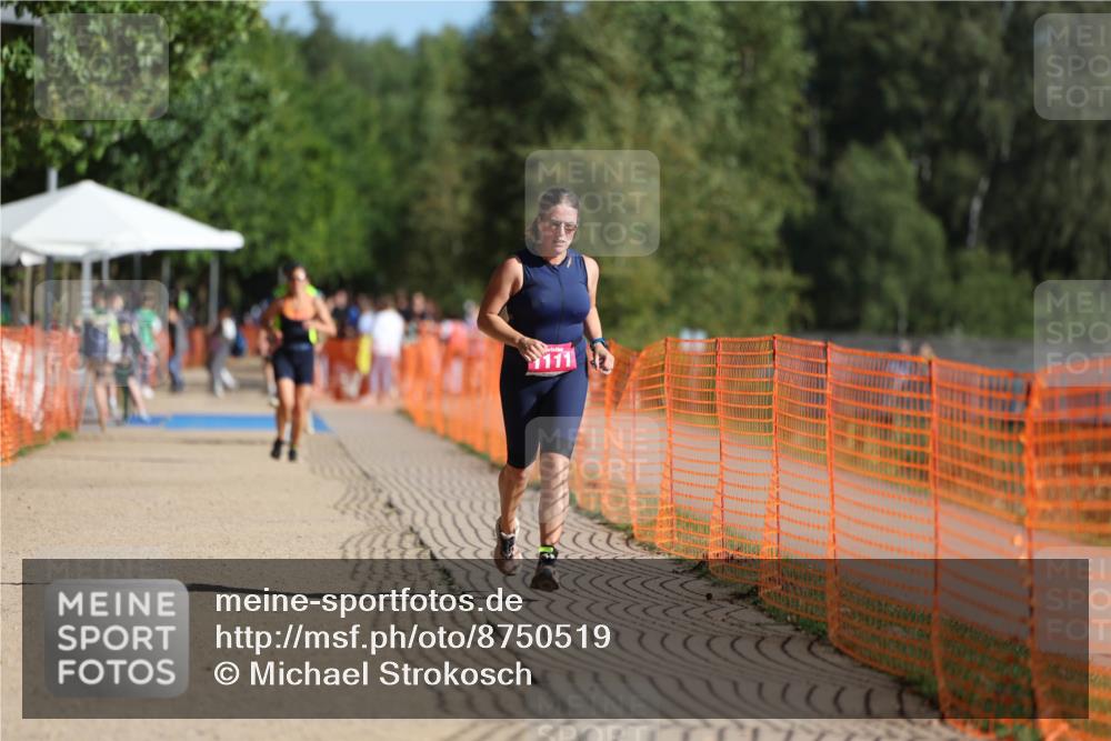07.09.2025 - 19. Norderstedt Triathlon Michael Strokosch http://msf.ph/oto/8750519 07.09.2025 10:30:15 Laufen 1111 meine-sportfotos.de