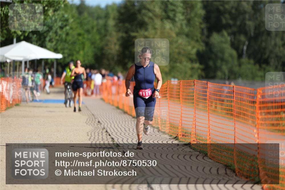 07.09.2025 - 19. Norderstedt Triathlon Michael Strokosch http://msf.ph/oto/8750530 07.09.2025 10:30:15 Laufen 1111 meine-sportfotos.de