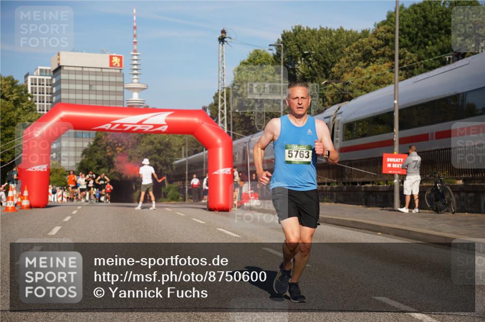 07.09.2025 - BARMER Alsterlauf Yannick Fuchs http://msf.ph/oto/8750600 07.09.2025 09:35:02 Laufen 5763 meine-sportfotos.de
