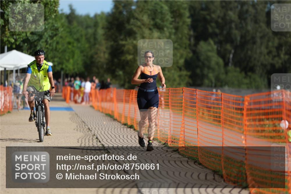 07.09.2025 - 19. Norderstedt Triathlon Michael Strokosch http://msf.ph/oto/8750661 07.09.2025 10:30:25 Laufen 1111, 1144 meine-sportfotos.de
