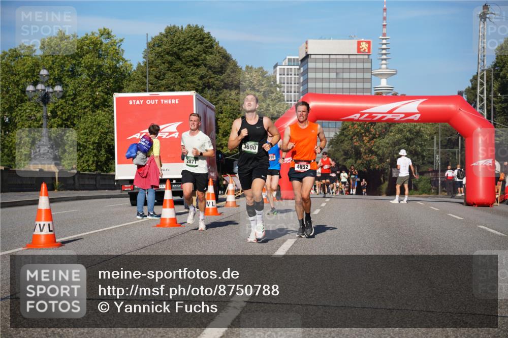 07.09.2025 - BARMER Alsterlauf Yannick Fuchs http://msf.ph/oto/8750788 07.09.2025 09:35:13 Laufen 2871, 1, 3690, 799, 4652 meine-sportfotos.de