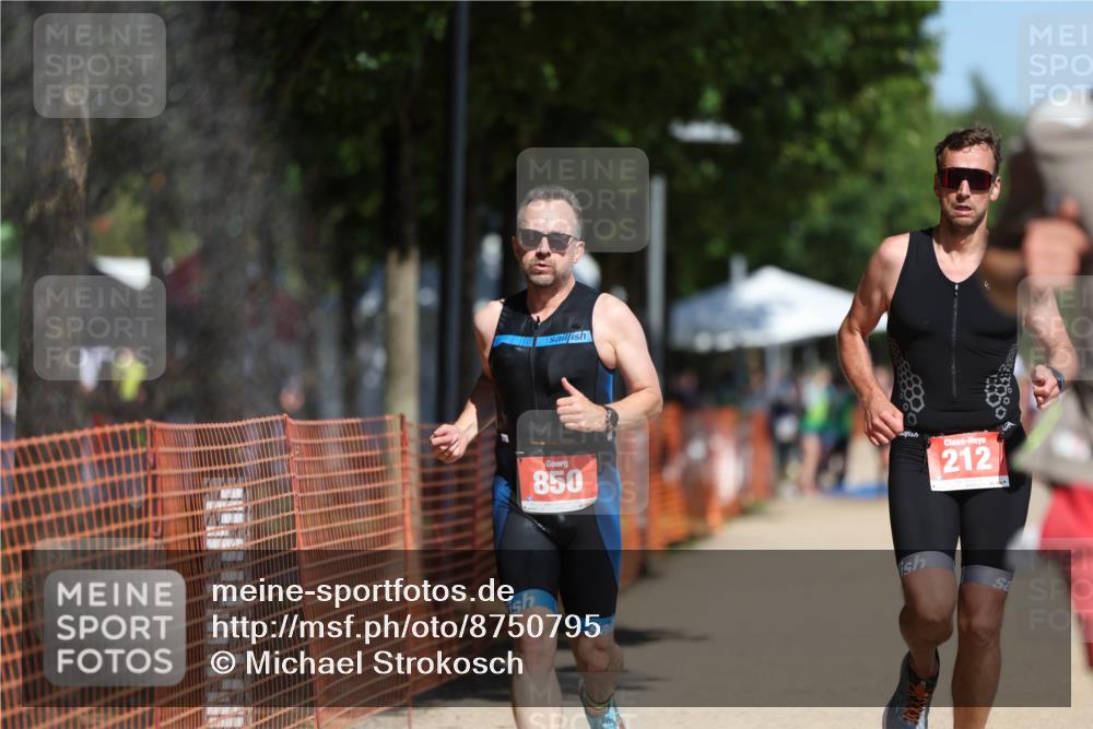 07.09.2025 - 19. Norderstedt Triathlon Michael Strokosch http://msf.ph/oto/8750795 07.09.2025 12:44:12 Laufen 212, 701, 850 meine-sportfotos.de
