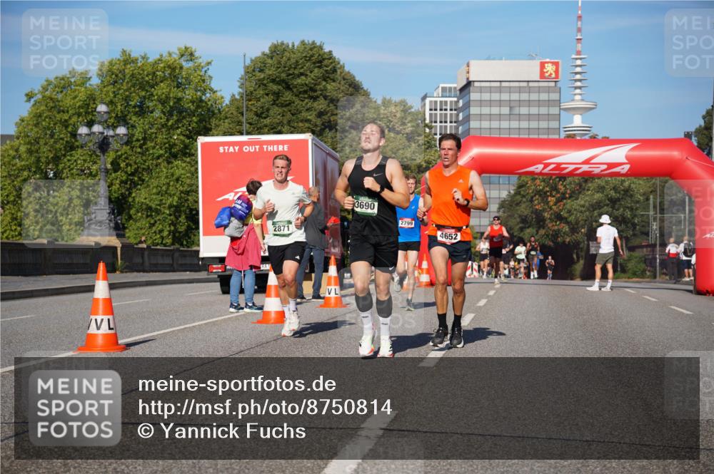 07.09.2025 - BARMER Alsterlauf Yannick Fuchs http://msf.ph/oto/8750814 07.09.2025 09:35:14 Laufen 2871, 3690, 2799, 4652 meine-sportfotos.de