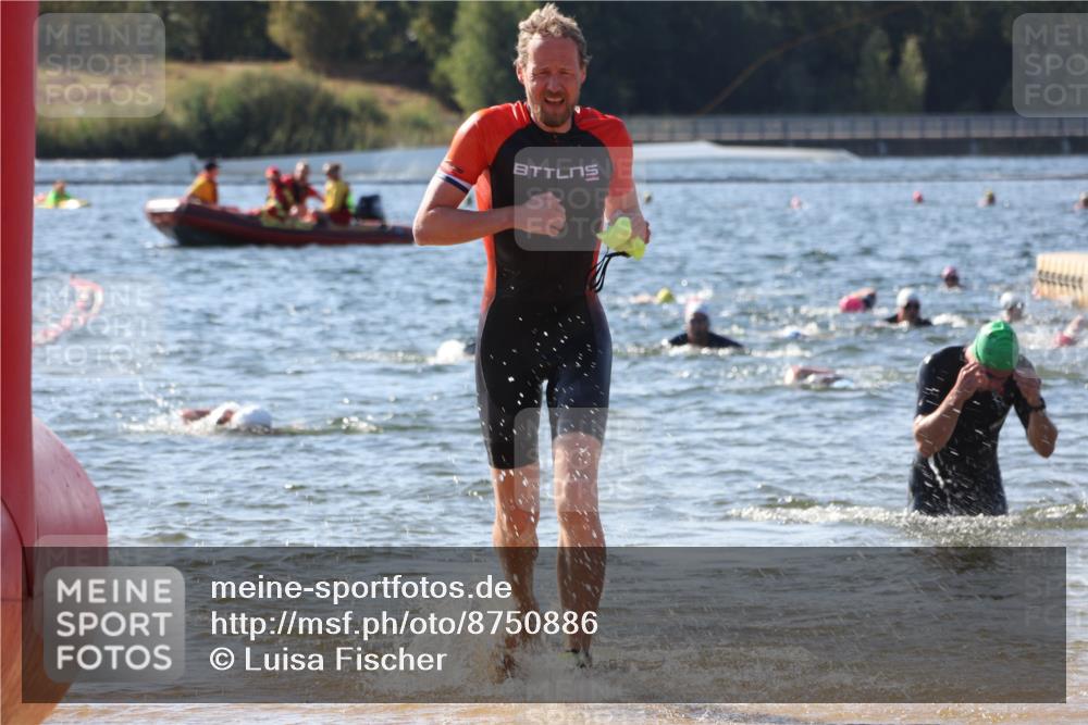 07.09.2025 - 19. Norderstedt Triathlon Luisa Fischer http://msf.ph/oto/8750886 07.09.2025 11:17:55 Schwimmen 736 meine-sportfotos.de