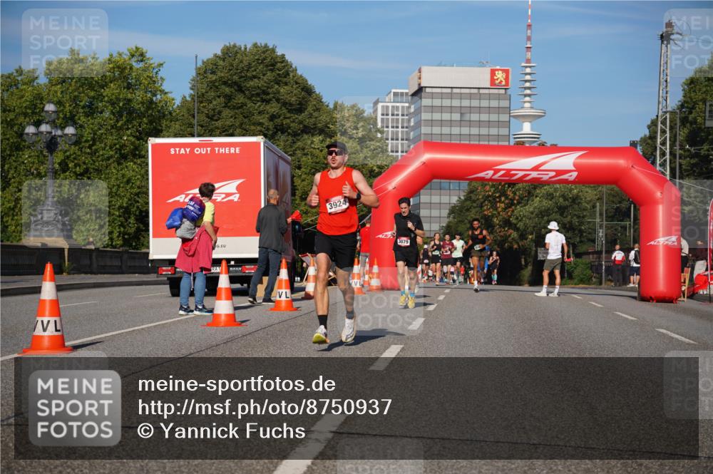 07.09.2025 - BARMER Alsterlauf Yannick Fuchs http://msf.ph/oto/8750937 07.09.2025 09:35:20 Laufen 3924, 1, 3079 meine-sportfotos.de